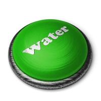 parola d'acqua sul pulsante verde isolato su bianco foto