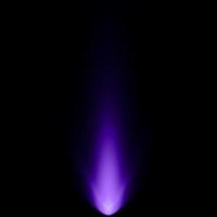 astratto luce viola riflettore caldo raggio effetto luce sovrapposizione realistico fiocchi di neve che cadono modello su nero. foto