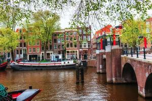 Amsterdam canali e case tipiche. foto