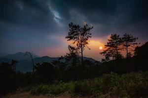 punto di vista di doi chik jong, provincia di lampang, tailandia foto