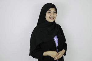 sorriso donne d'affari islamiche asiatiche in piedi fiducia. foto