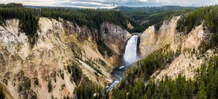 cascate inferiori di Yellowstone foto