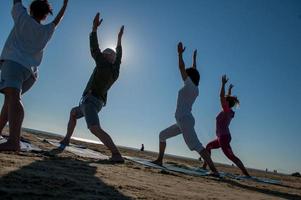 ginnastica sulla spiaggia di senigallia foto