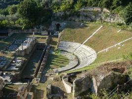 teatro romano di sessa aurunca foto