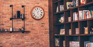 prenota in biblioteca e stanze varie per la classe business e l'istruzione torna al concetto di scuola. bellissima libreria foto