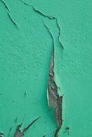 crepe di vernice sul muro del colore della casa,danni strutturali foto