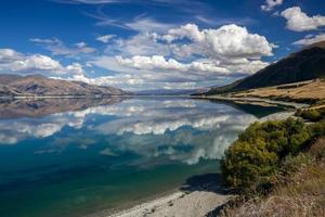 vista panoramica del lago hawea foto