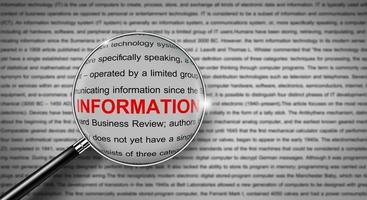 motore di ricerca e documento di ricerca. concetto di ricerca aziendale di informazioni. foto