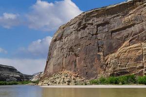 la bellezza paesaggistica del Colorado. roccia del battello a vapore sul fiume yampa nel monumento nazionale dei dinosauri foto