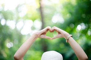 a forma di cuore fatto a mano regala agli amanti il giorno dell'amore foto