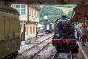 Kingswear, Devon, Regno Unito, 2012. 4277 br locomotiva a vapore gwr 4200 classe 2-8-0t motore del serbatoio a Kingswear Devon il 28 luglio 2012. persone non identificate foto