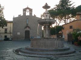 veduta della città di viterbo foto