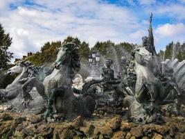 monumento ai girondins in place des quincones bordeauxbordeaux, francia, 2016. foto