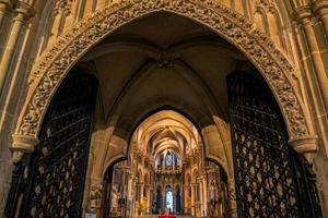 Canterbury, Kent, Regno Unito, 2015. Vista interna della cattedrale di Canterbury foto