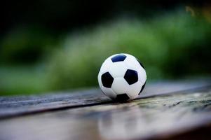 calcio bianco per l'esercizio di uomini e donne per la salute, concetti sportivi foto