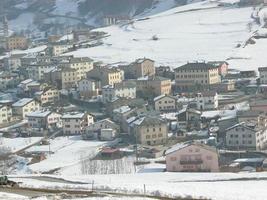 piz bernina catena montuosa nelle alpi retiche svizzere nel canton gr foto