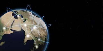 connessioni intorno al pianeta terra viste dallo spazio di notte, città collegate in tutto il mondo da linee luminose, viaggi internazionali o finanza aziendale globale, connettività mondiale foto