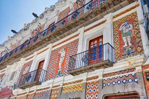 strade colorate di puebla nel centro storico di zocalo foto