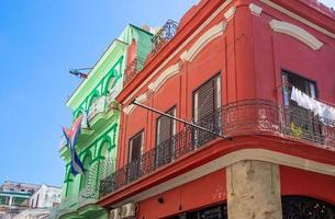 pittoresche strade colorate dell'Avana Vecchia nel centro storico della città di L'Avana vicino a Paseo El Prado e Capitolio foto