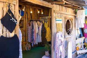 colorate strade della città vecchia nel centro storico di tulum. è una popolare destinazione turistica messicana della riviera maya e della quintana roo foto