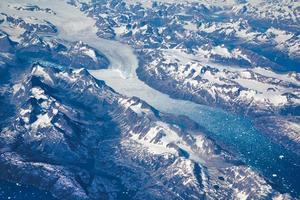 vista aerea dei ghiacciai e degli iceberg scenici della Groenlandia foto