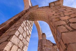 zacatecas, antico acquedotto, aqueducto zacatecas, nel centro storico della città vicino alle maggiori attrazioni turistiche foto