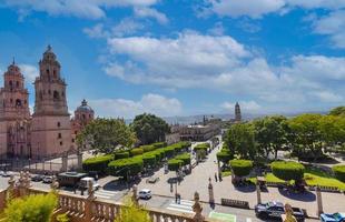 famosa cattedrale panoramica di Morelia situata in plaza de armas nel centro storico della città foto