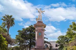 colorate strade della città vecchia nel centro storico di zacatecas vicino alla cattedrale centrale. è una popolare destinazione turistica locale messicana e internazionale foto