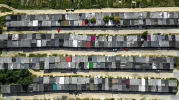 garage vista aerea dall'alto con drone foto