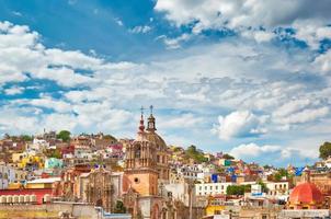 guanajuato, messico, pittoresche strade colorate della città vecchia foto