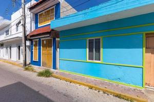 strade colorate e spiagge panoramiche dell'isola isla mujeres situata attraverso il golfo del messico, a breve distanza in traghetto da cancun foto
