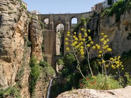 ronda, andalucia, spagna, 2014. vista del nuovo ponte di ronda foto