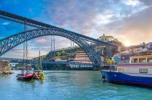 punto di riferimento ponte dom luis a porto, portogallo foto