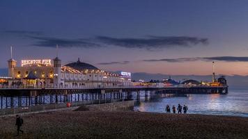 Brighton, Sussex orientale, Regno Unito, 2018. Vista del molo al tramonto foto