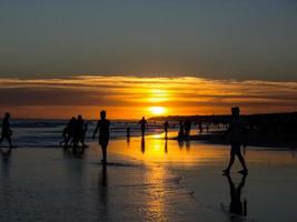 tramonto in spiaggia foto