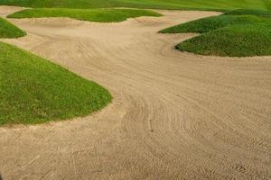 sfondo del bunker di sabbia del campo da golf per il torneo estivo foto