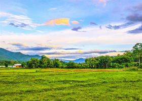 serata al tramonto e paesaggio bellissimo nel nord della Thailandia foto