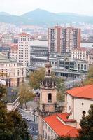 paesaggio urbano dalla città di bilbao, spagna, destinazioni di viaggio foto