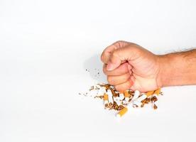 simbolo, la giornata mondiale senza tabacco si svolge in tutto il mondo il 31 maggio di ogni anno. mira a promuovere l'astensione da ogni forma di consumo di tabacco per 24 ore in tutto il mondo. sfondo sfocato foto