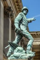 Liverpool, Regno Unito, 2021. Statua del maggiore generale William Earle fuori dalla St Georges Hall foto