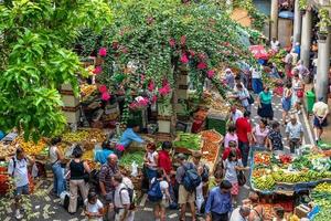 funchal, madera, portogallo, 2008. vivace mercato di funchal foto