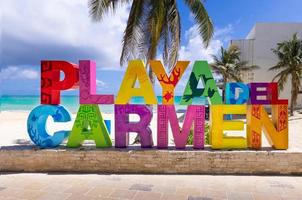 spiagge panoramiche, spiagge e hotel di playa del carmen, una popolare destinazione turistica per vacanze e vacanze sulla riviera maya foto