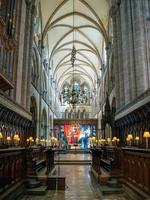 chichester, west sussex, regno unito, 2014. vista interna della cattedrale di chichester foto