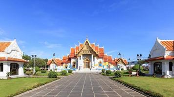 wat benchamabophit o tempio di marmo a Bangkok, in Thailandia foto