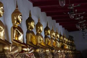 Statua di Buddha a Bangkok, in Thailandia foto