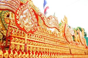 decorazione dell'automobile nei festival religiosi tailandesi nella bellezza del sud 1 foto