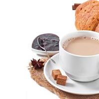 colazione con caffè e croissant freschi foto