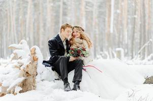 servizio fotografico di matrimonio invernale in natura foto