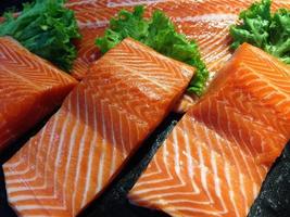 salmone al mercato foto