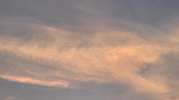 sfondo del cielo con nuvole, belle nuvole foto